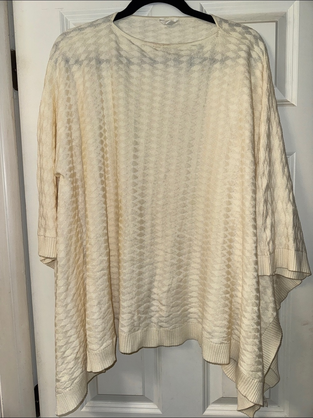 lululemon athletica Cream Textured Sweater Poncho EUC